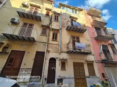 Palazzo - Edificio in vendita a Carini