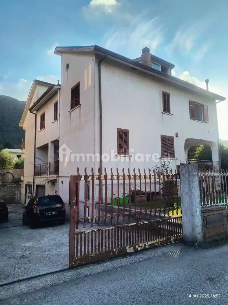 Palazzo - Edificio in vendita a Paolisi