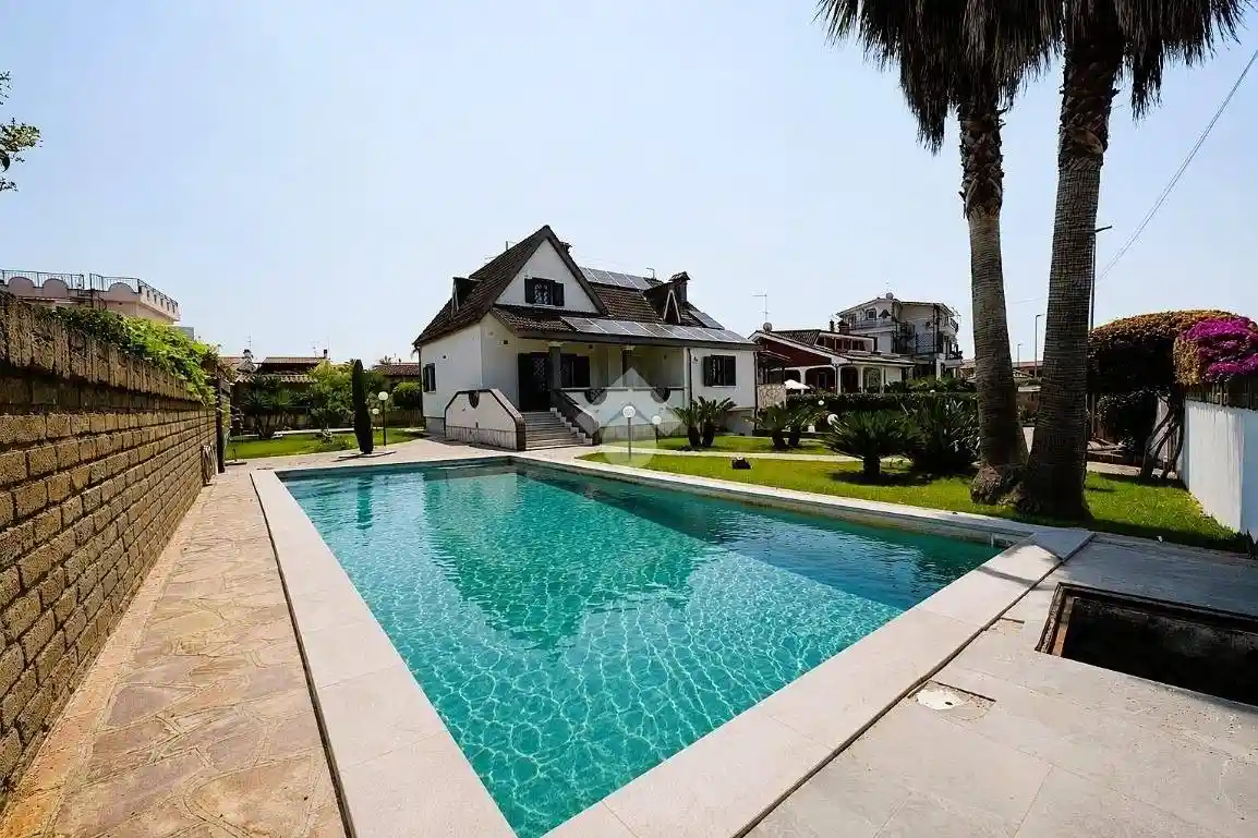 Villa in vendita a Ardea