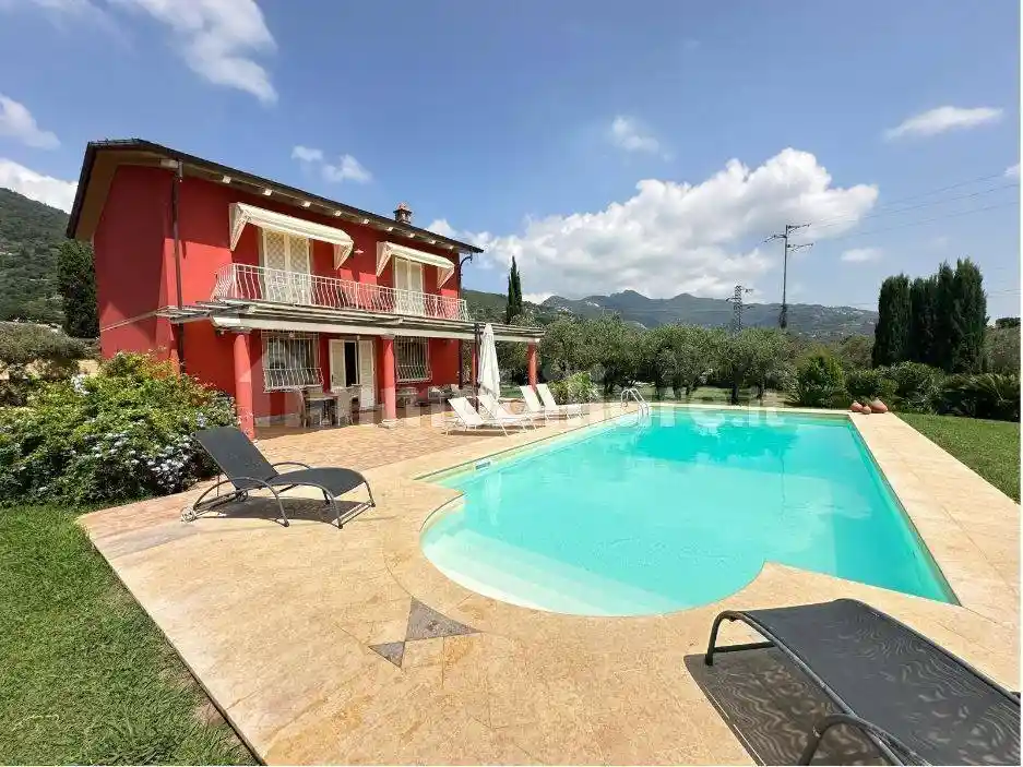 Villa in vendita a Pietrasanta