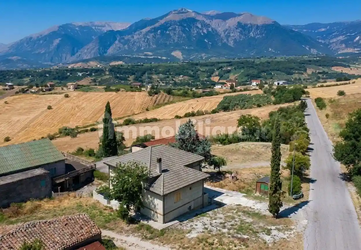 Villa in vendita a Casoli