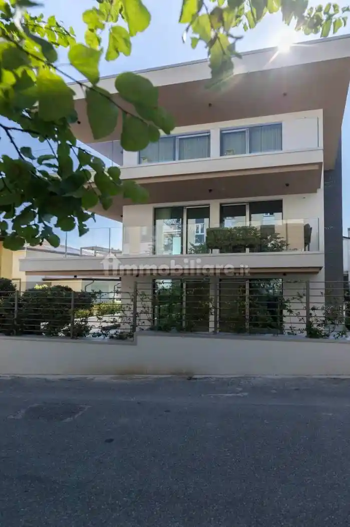 Appartamento in vendita a Desenzano del Garda