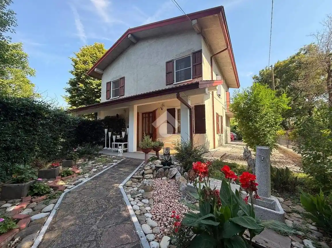 Villa in vendita a Campegine