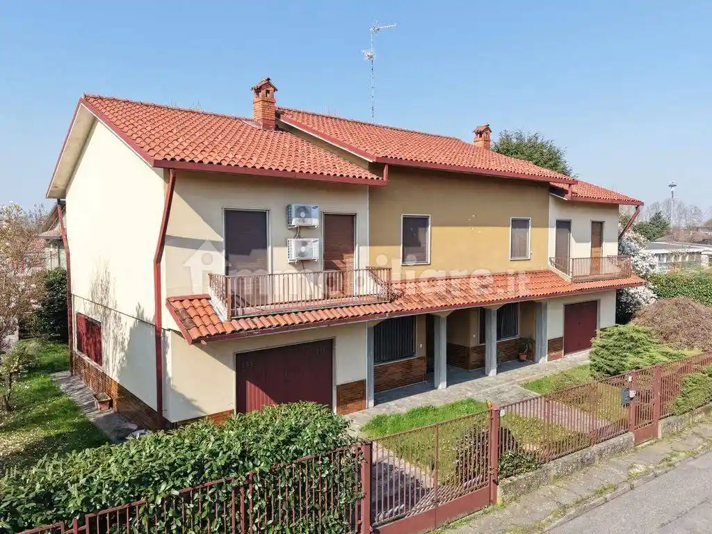 Villa in vendita a Abbiategrasso