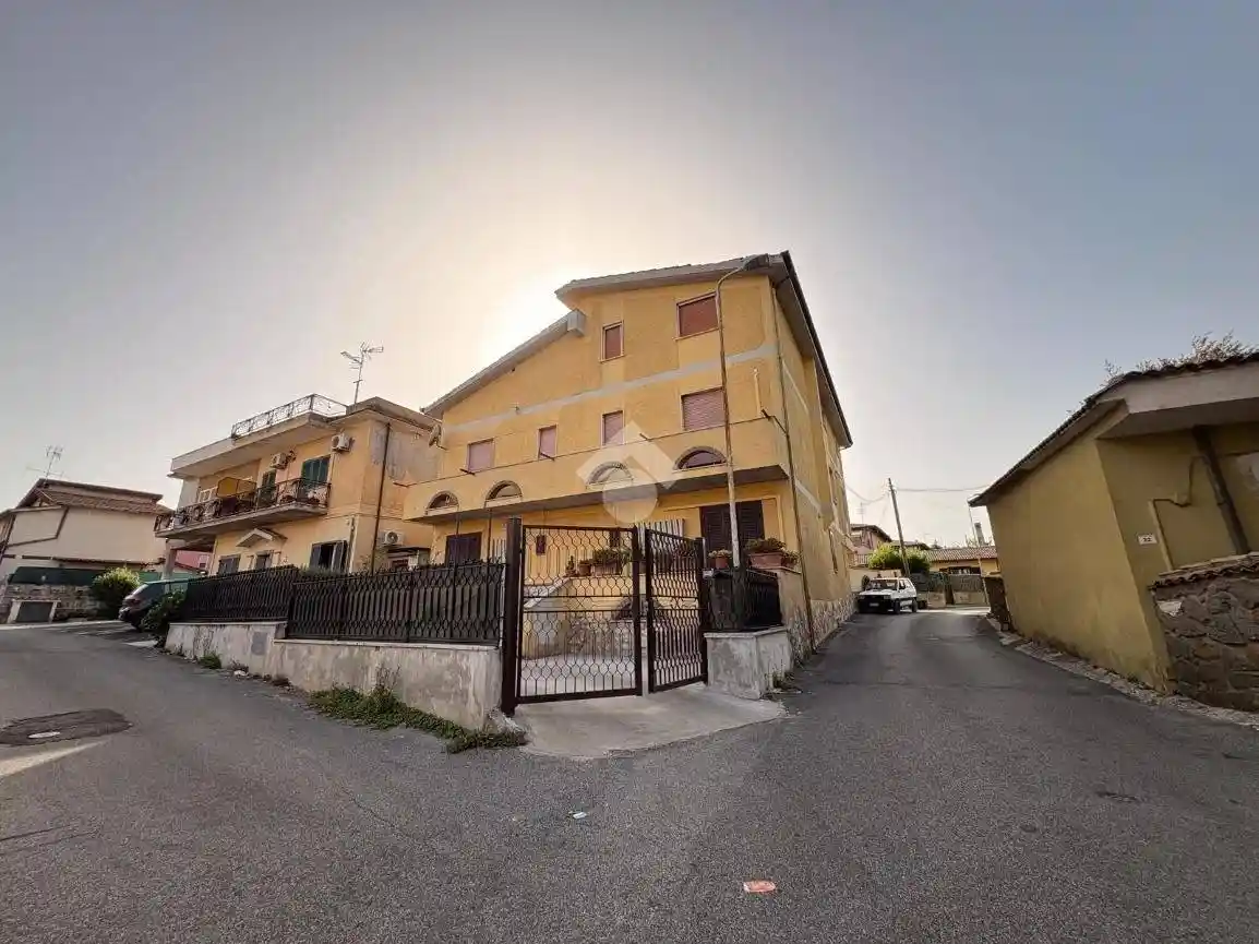 Appartamento in vendita a Lariano