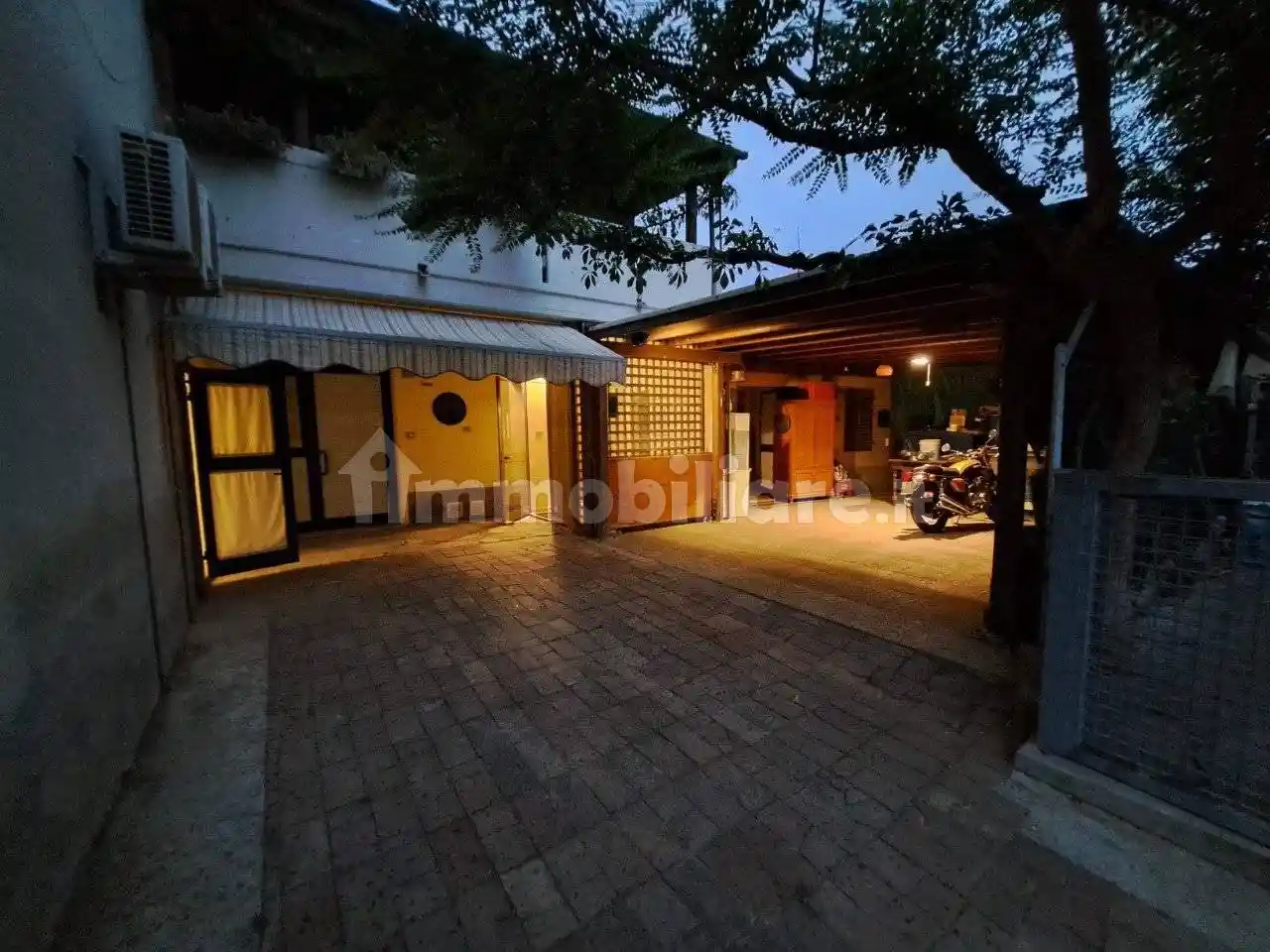 Villa in vendita a Vallefoglia