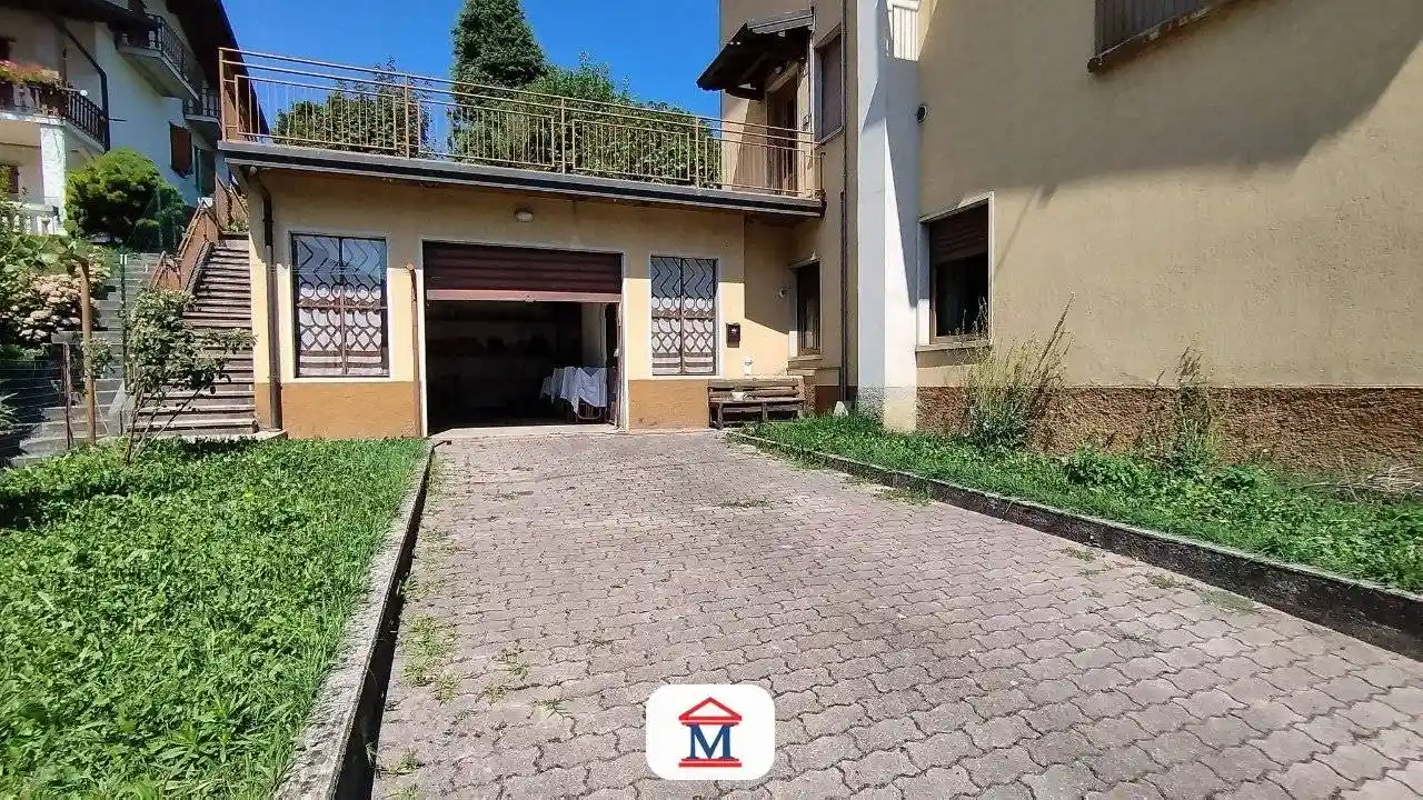 Appartamento in vendita a Val Brembilla