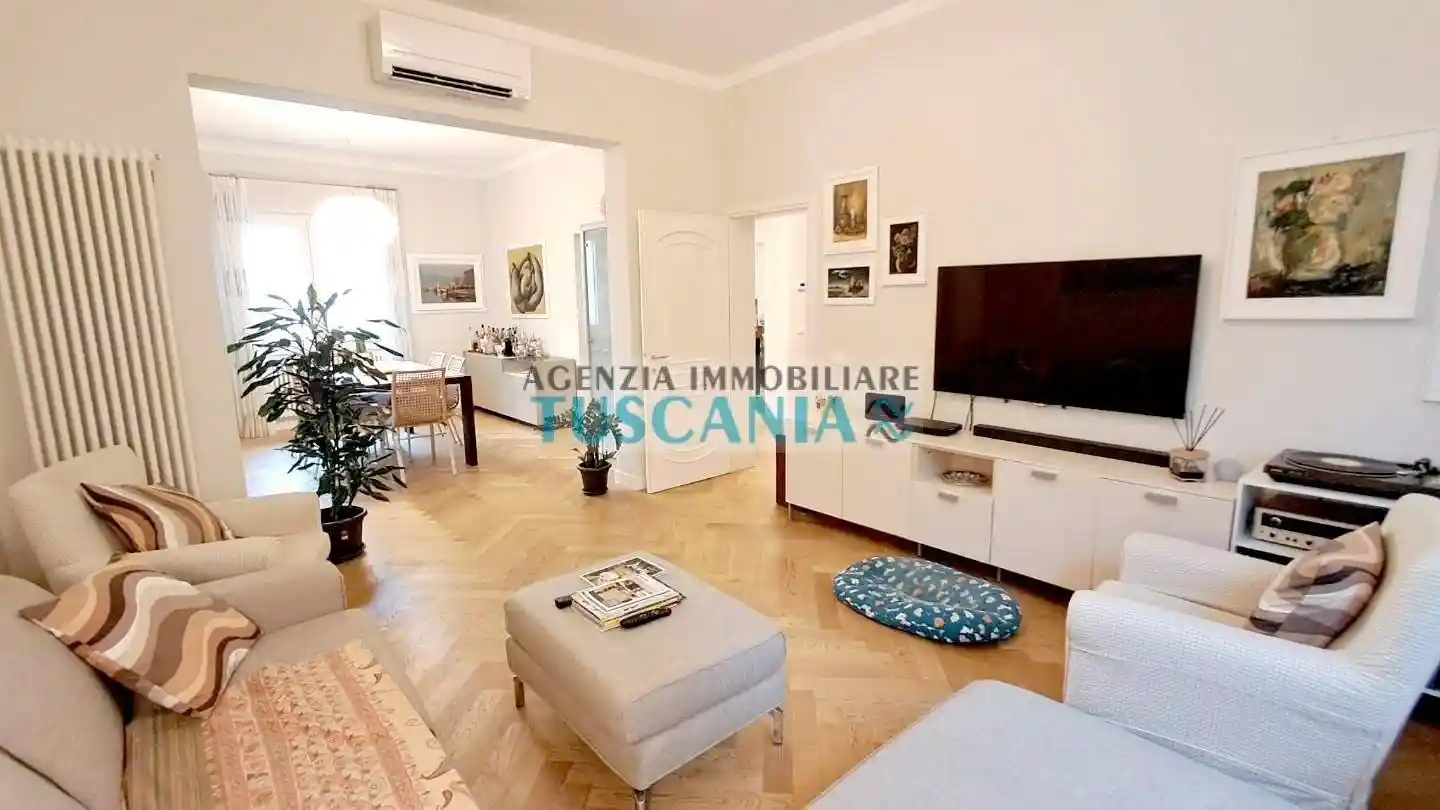 Casa indipendente in vendita a Cecina