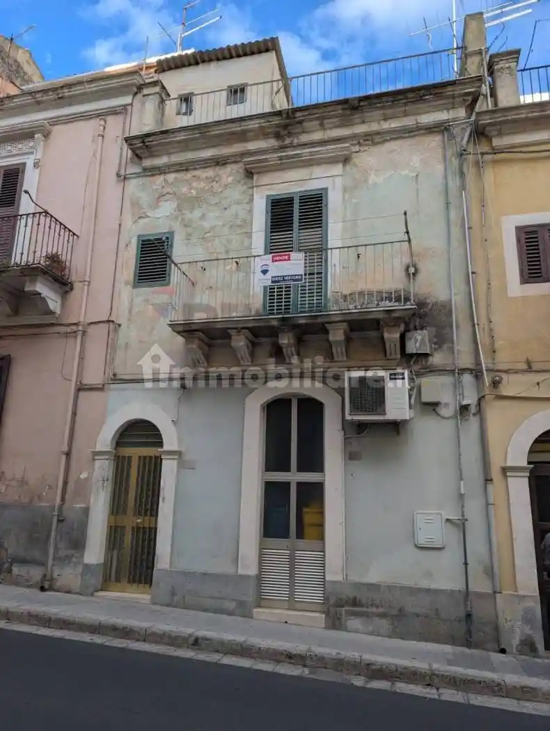Casa indipendente in vendita a Ragusa