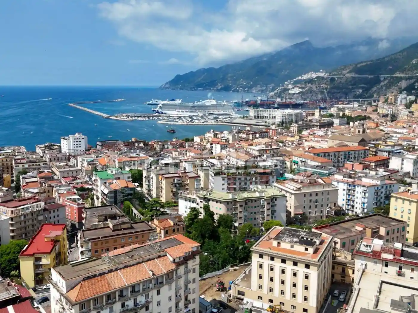 Appartamento in vendita a Salerno