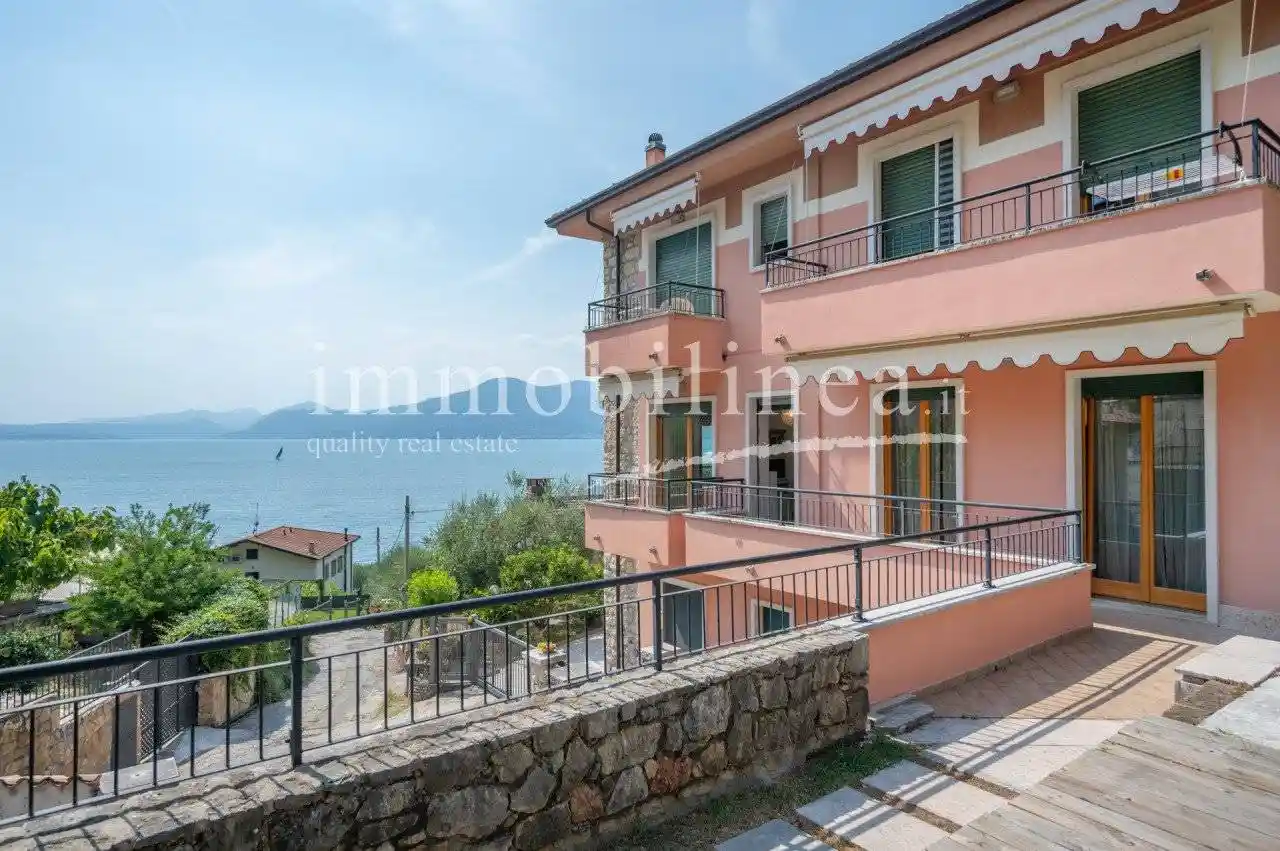 Appartamento in vendita a Torri del Benaco