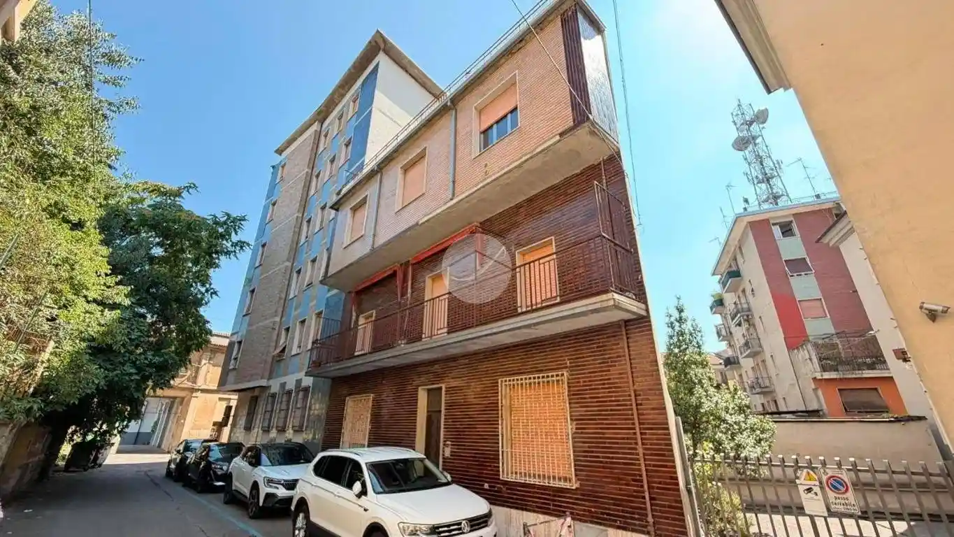Palazzo - Edificio in vendita a Voghera