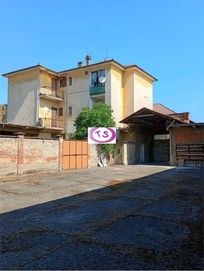 Palazzo - Edificio in vendita a Novi Ligure