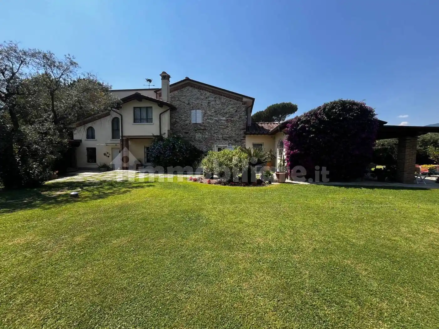 Villa in affitto a Pietrasanta