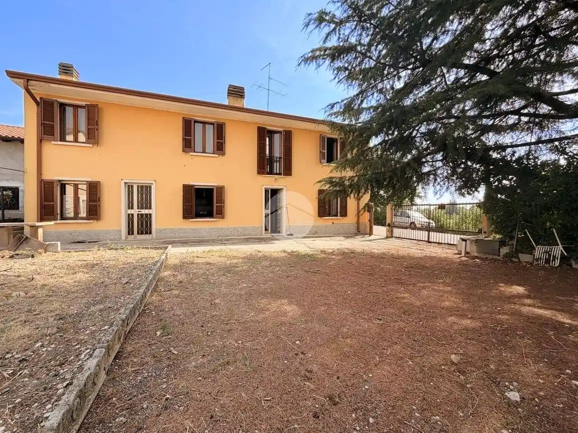 Casa indipendente in vendita a Verona