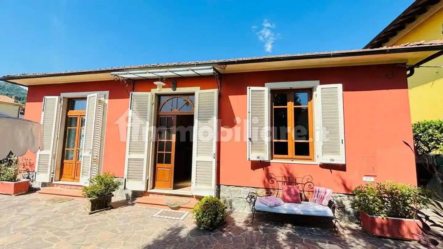 Villa in vendita a Pescia
