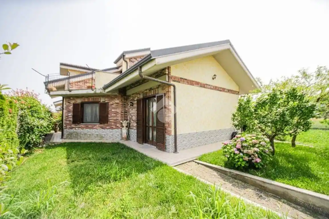 Villa in vendita a Lombardore