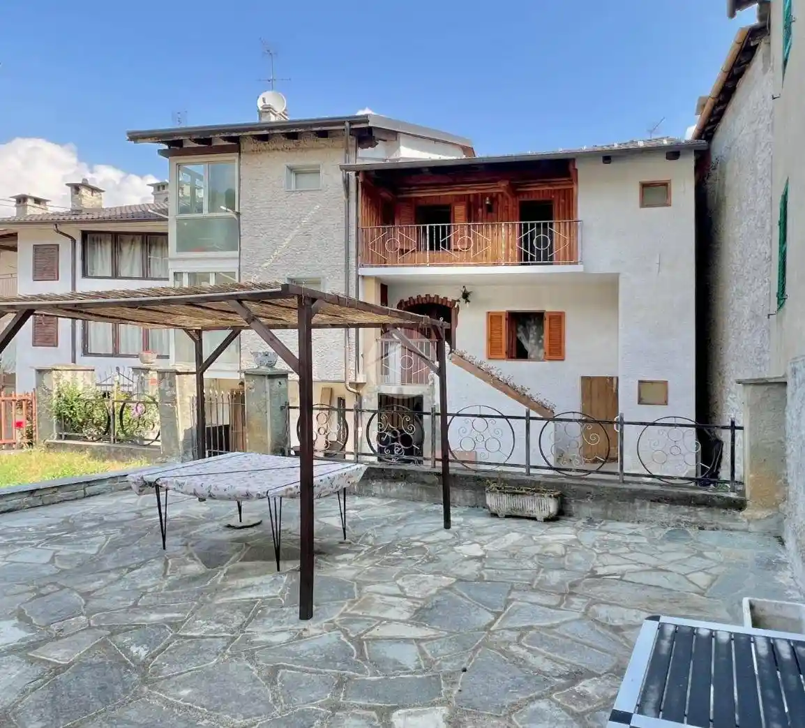 Casa indipendente in vendita a Viù