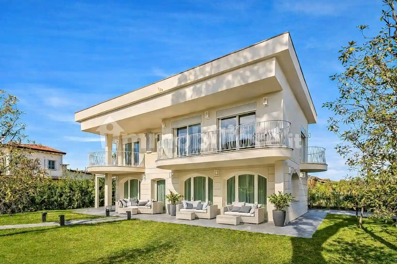 Villa - foto 2