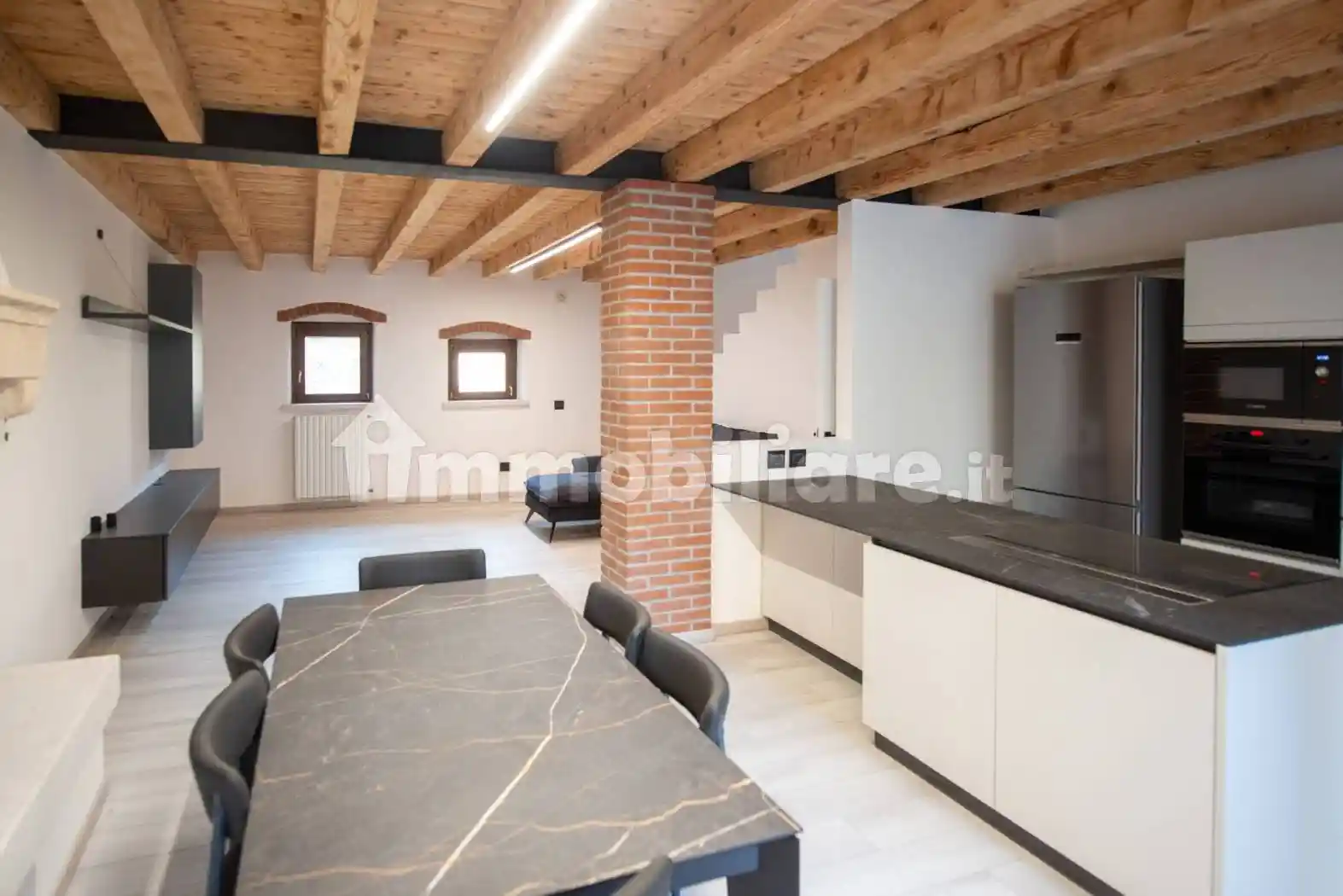 Casa indipendente in vendita a Villafranca di Verona