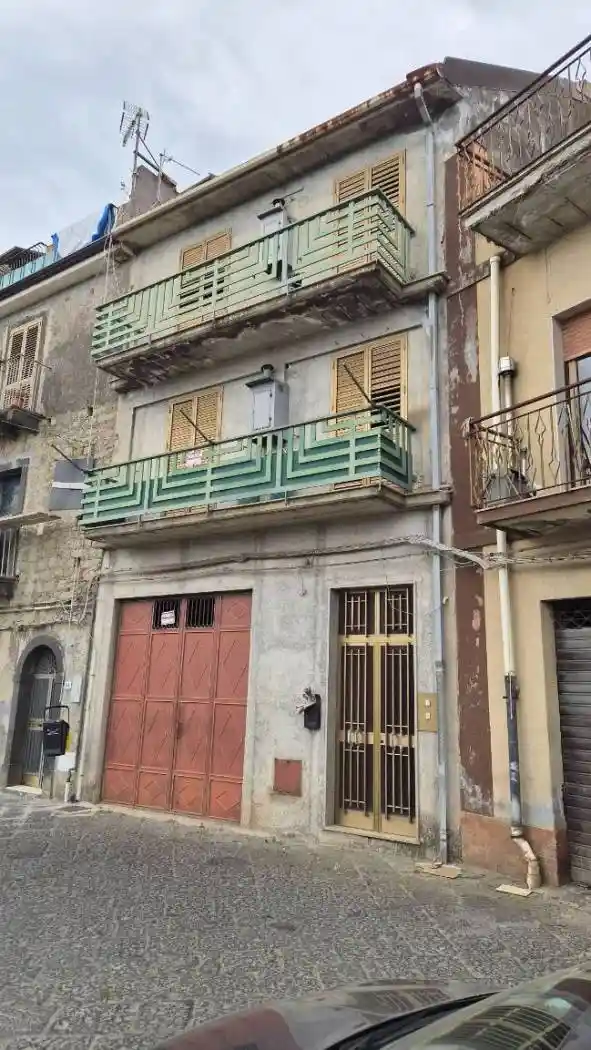 Palazzo - Edificio in vendita a Castiglione di Sicilia