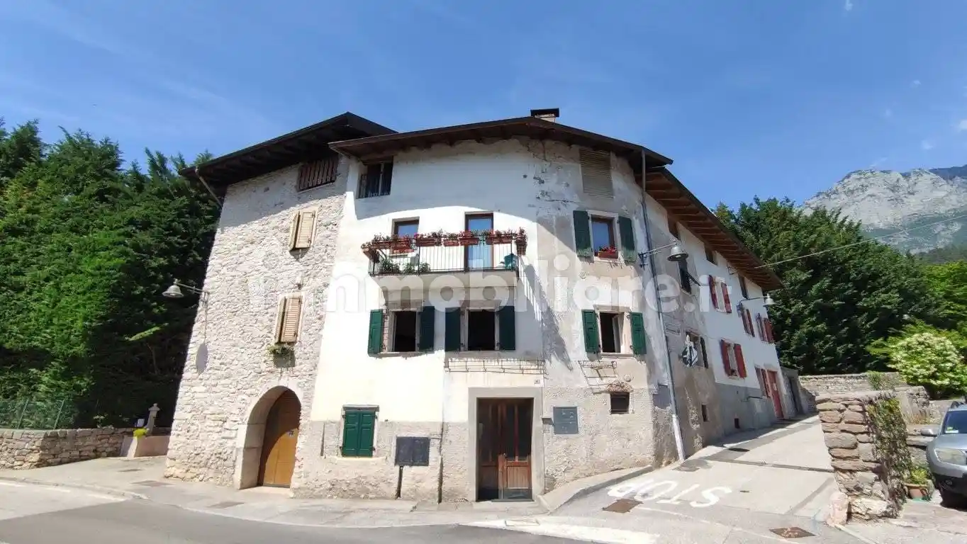 Appartamento in vendita a Vallelaghi