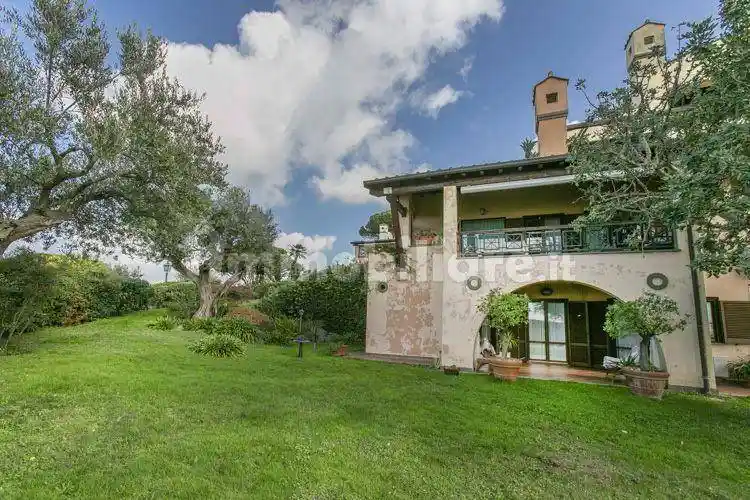 Villa in vendita a Castel Gandolfo