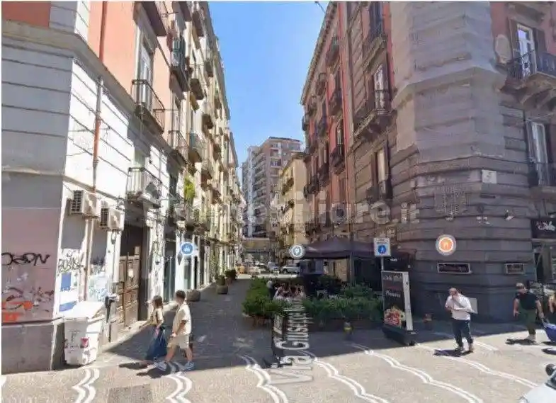 Appartamento in affitto a Napoli