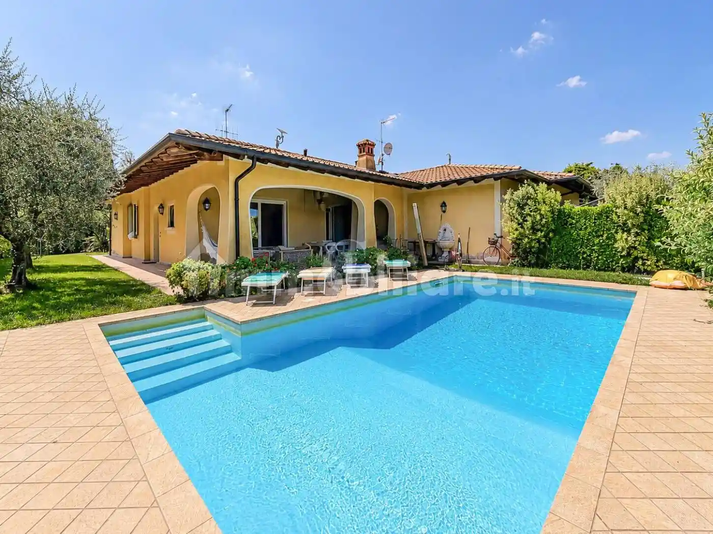Villa in vendita a Manerba del Garda