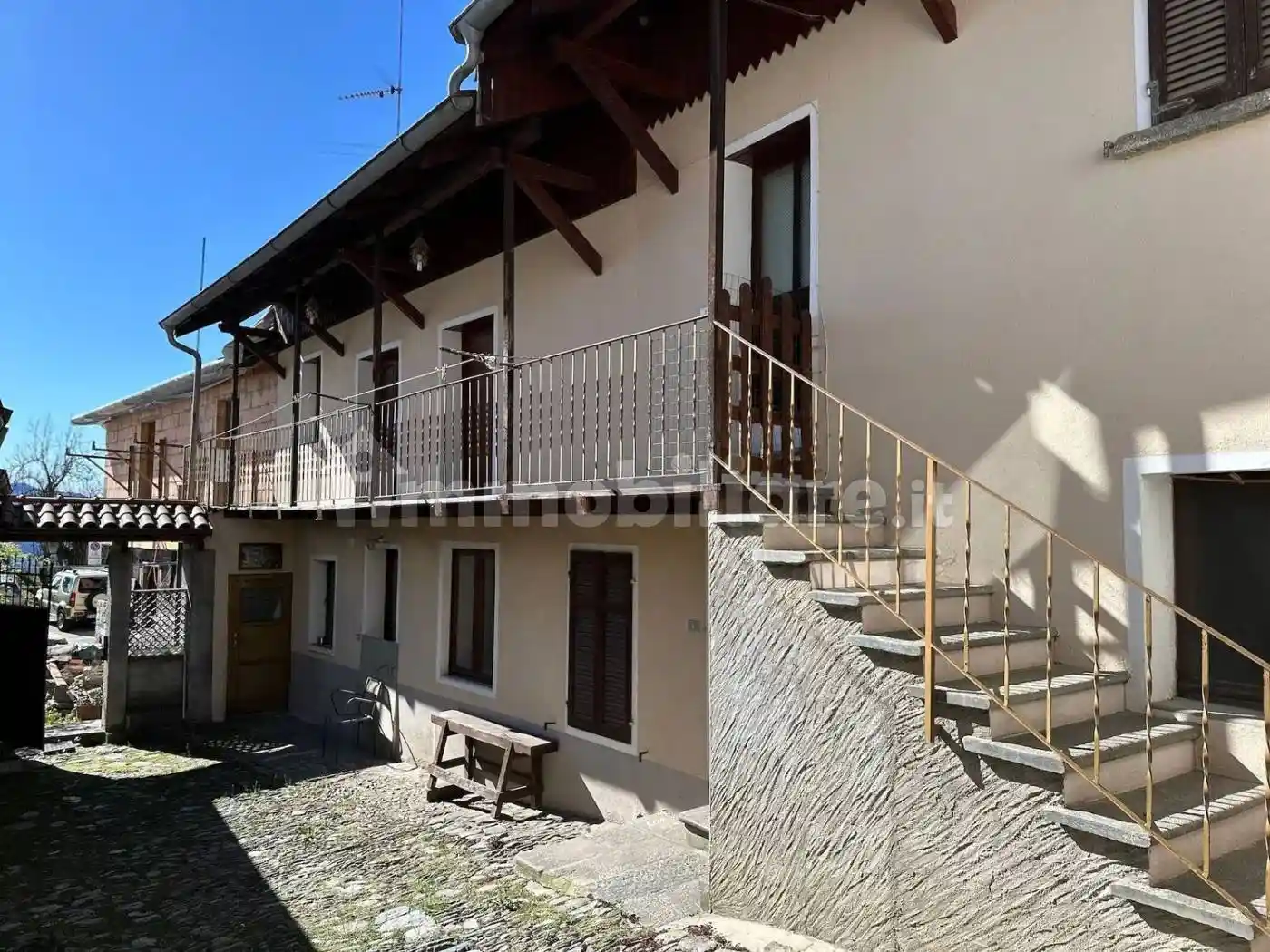 Palazzo - Edificio in vendita a Trarego Viggiona