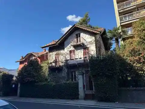 Villa in vendita a Verbania