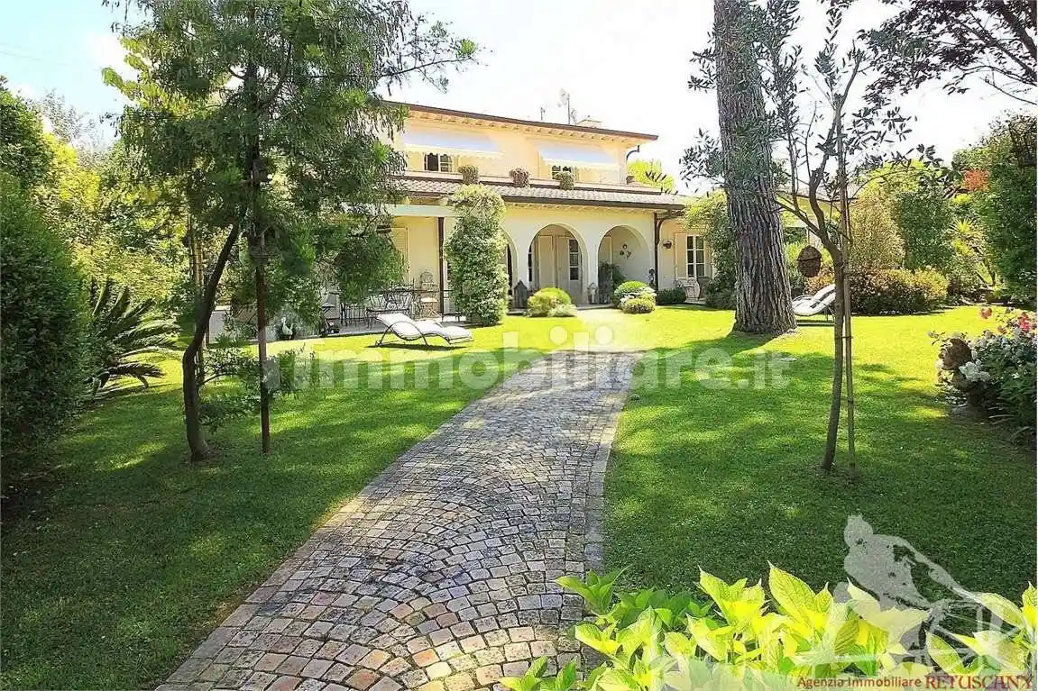 Villa in vendita a Forte dei Marmi