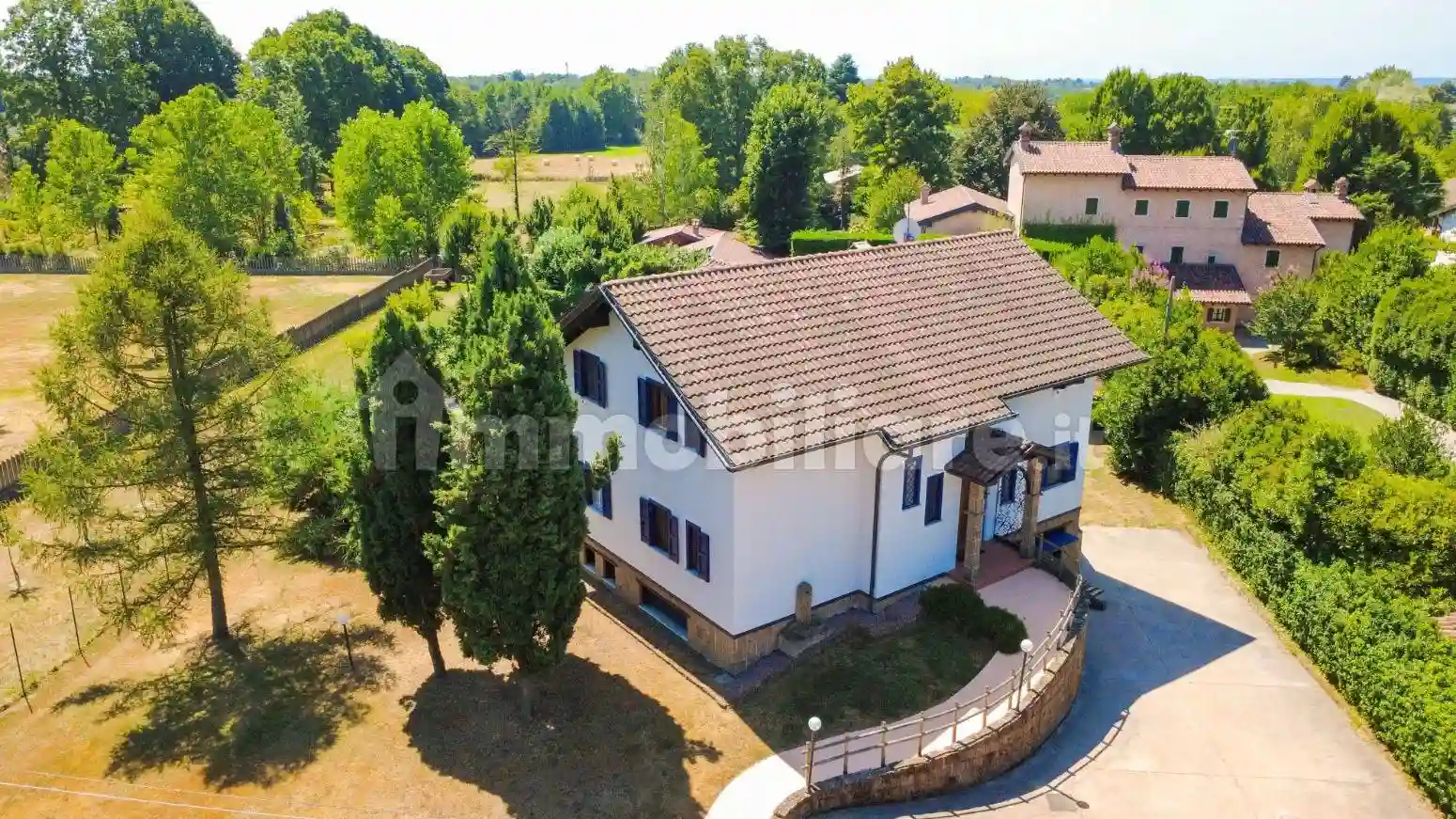 Villa - foto 2