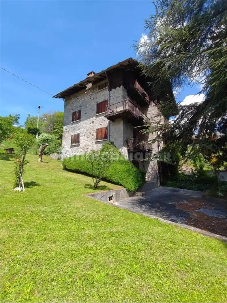 Villa in vendita a Challand-Saint-Victor