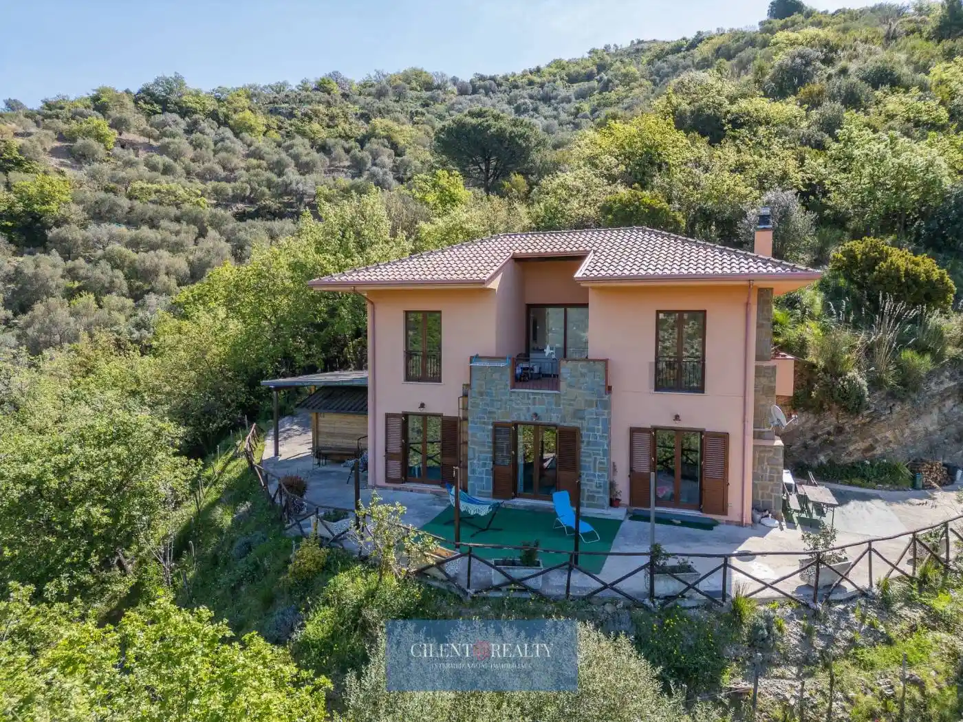 Villa in vendita a Serramezzana