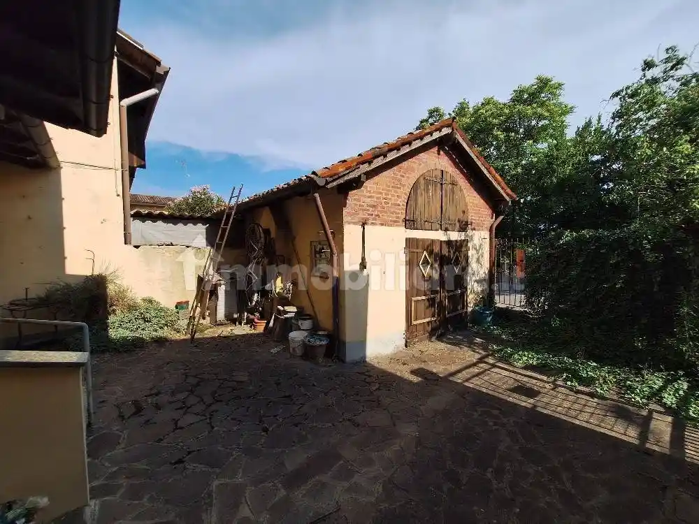Casa indipendente in vendita a Corno Giovine