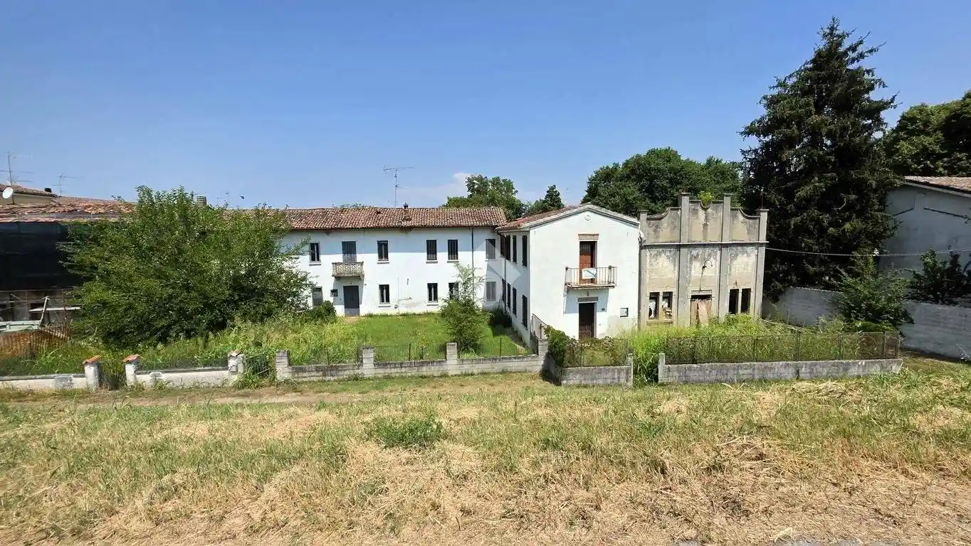 Casa indipendente in vendita a Borgo Virgilio