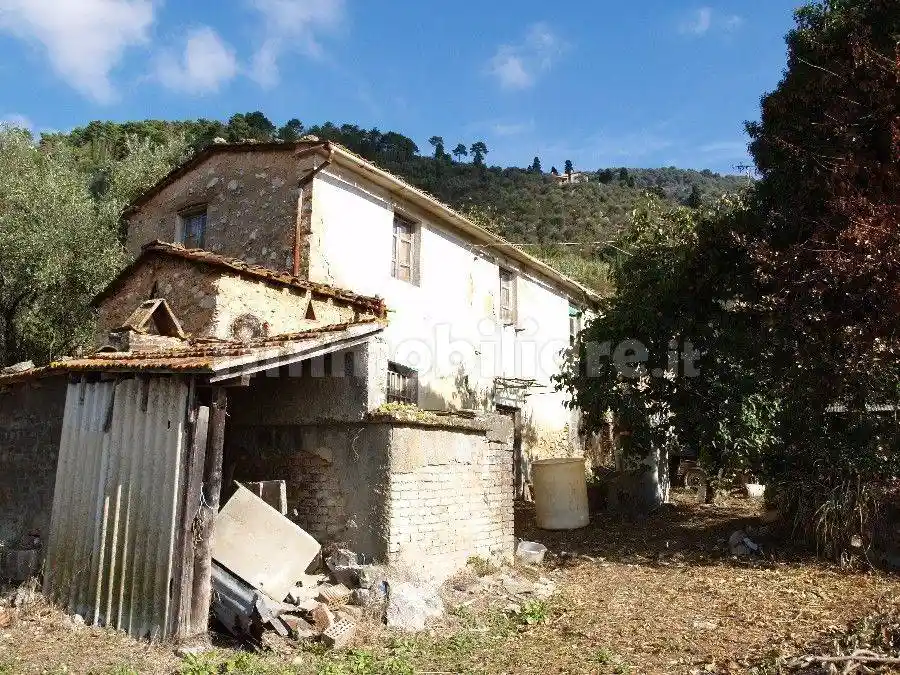 Rustico - Casale in vendita a Camaiore