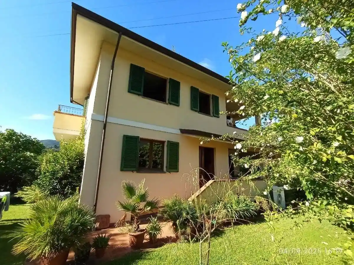 Villa in vendita a Camaiore