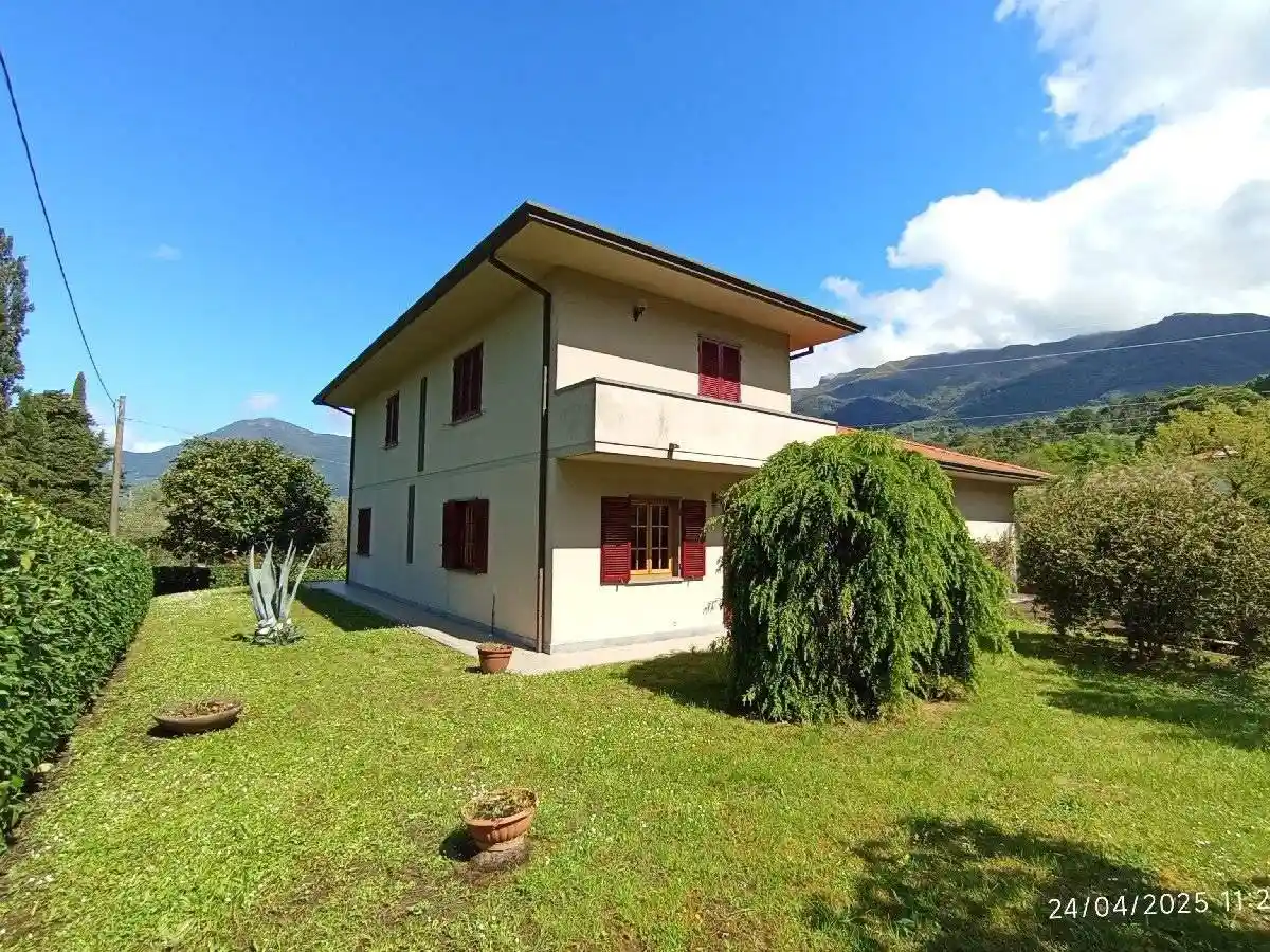 Villa in vendita a Camaiore