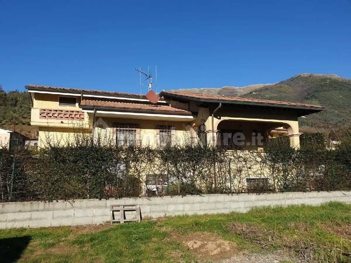 Rustico - Casale in vendita a Camaiore