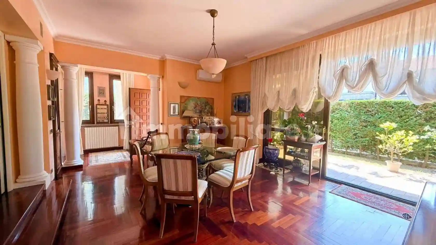 Villa - foto 2