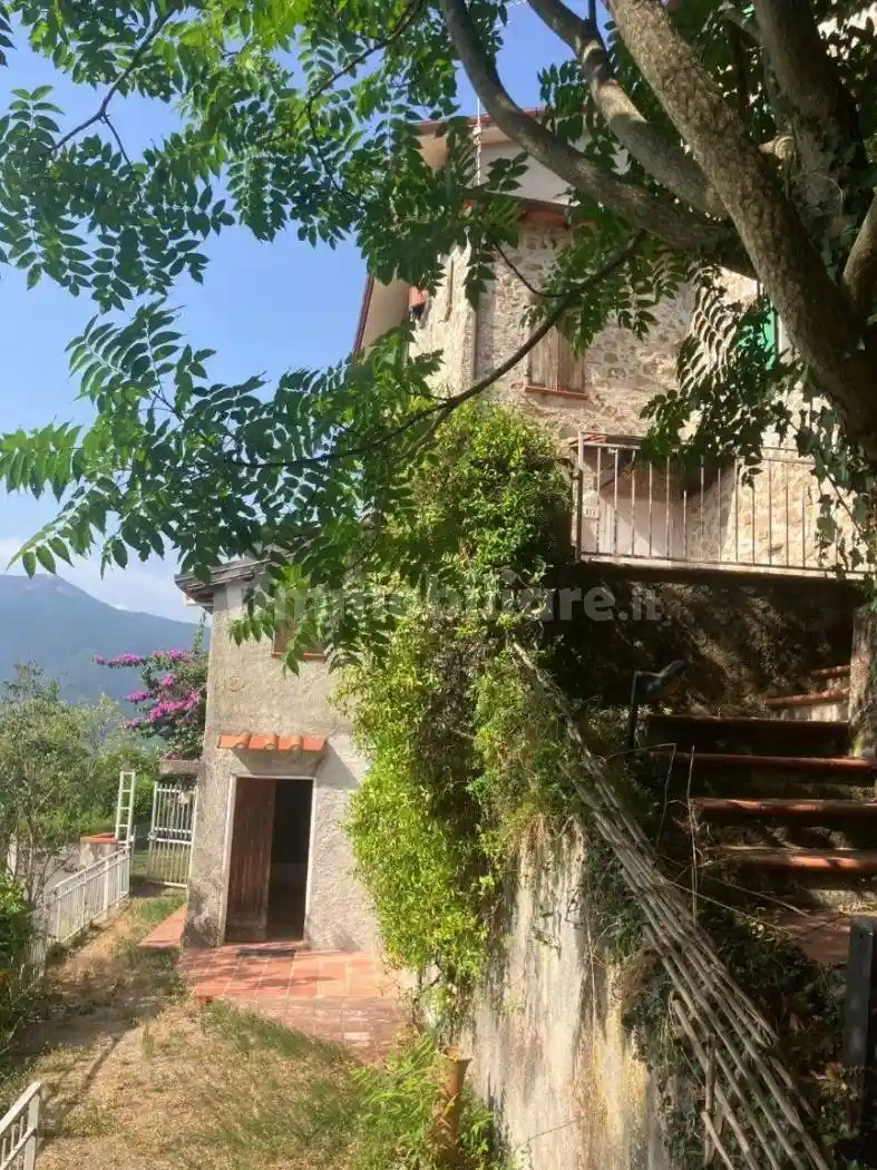 Casa indipendente in vendita a Camaiore