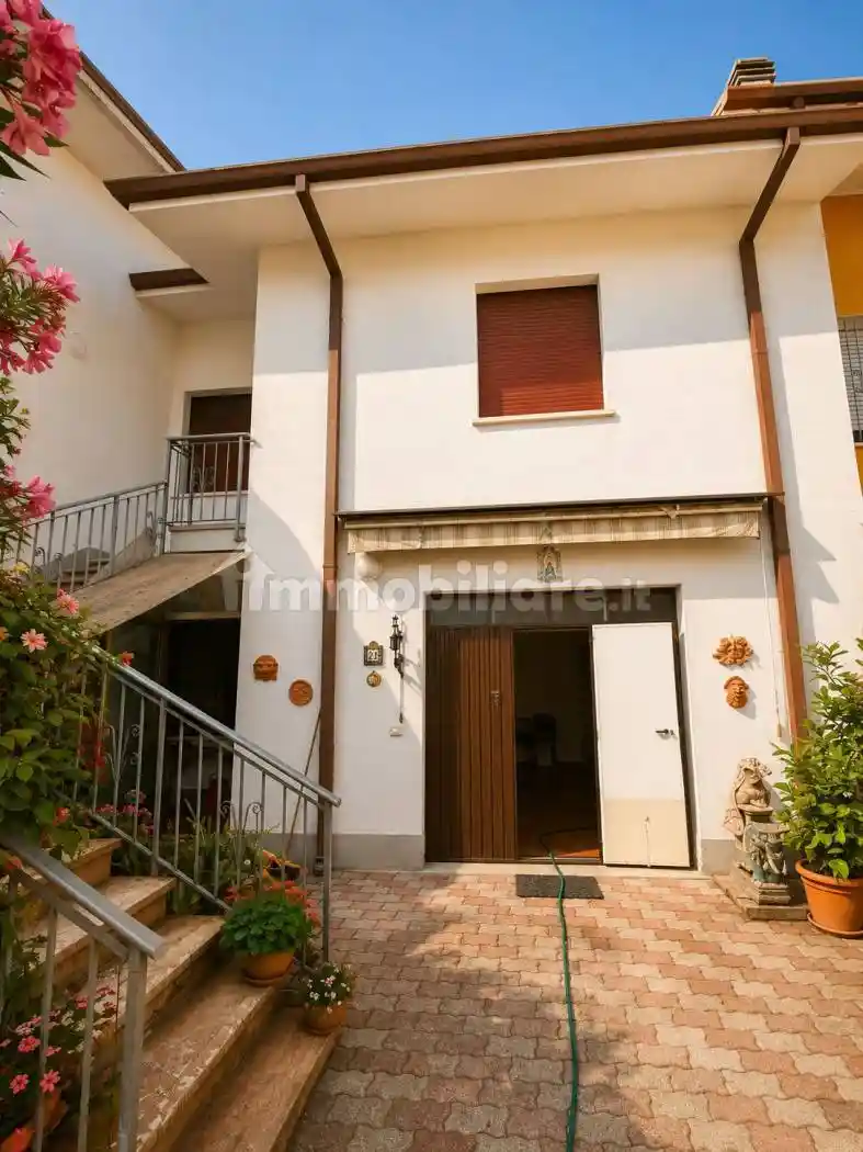 Villetta a schiera in vendita a Mirandola