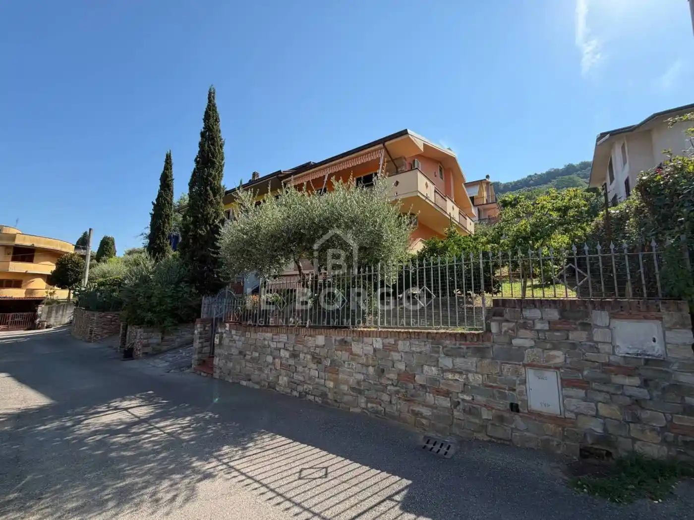 Villa in vendita a Monsummano Terme