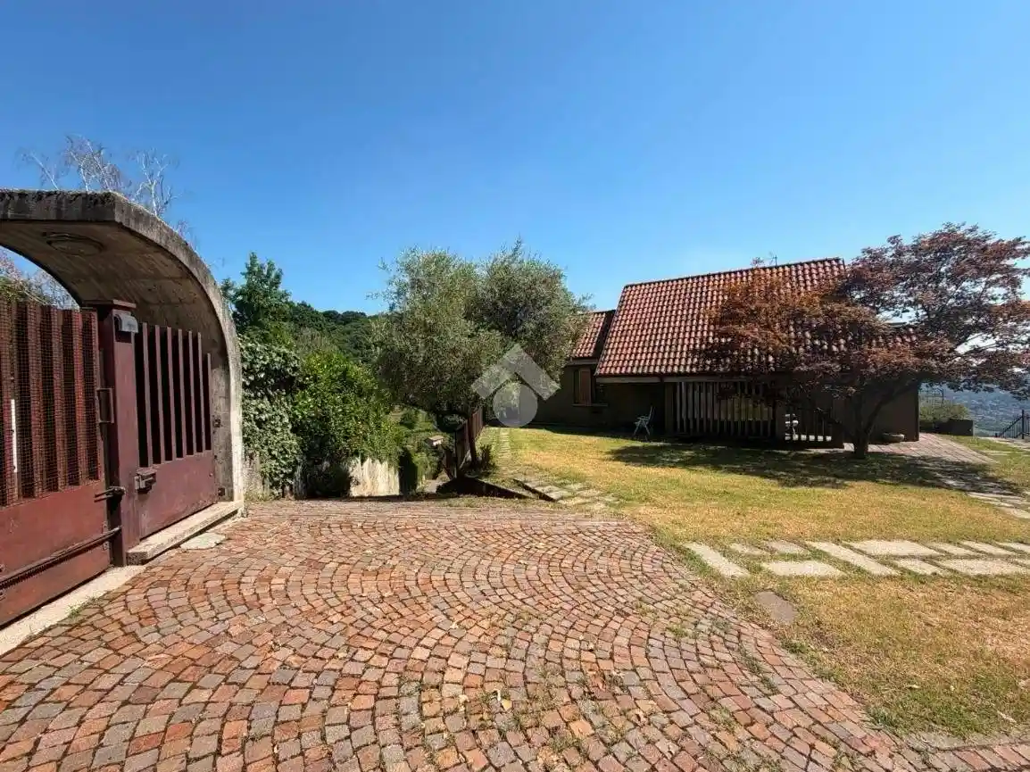 Villa in vendita a Monte Marenzo