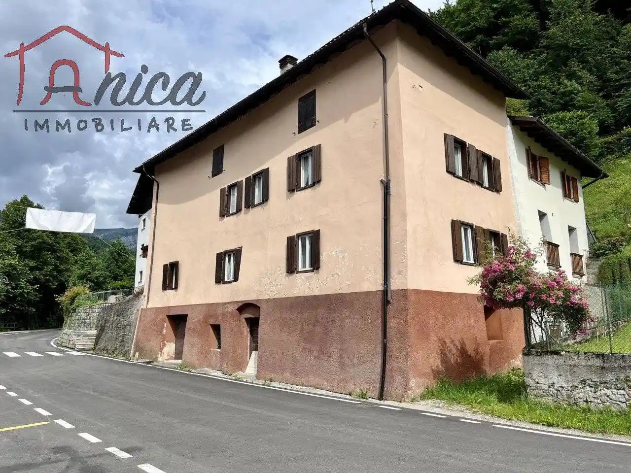 Villa in vendita a Castello Tesino