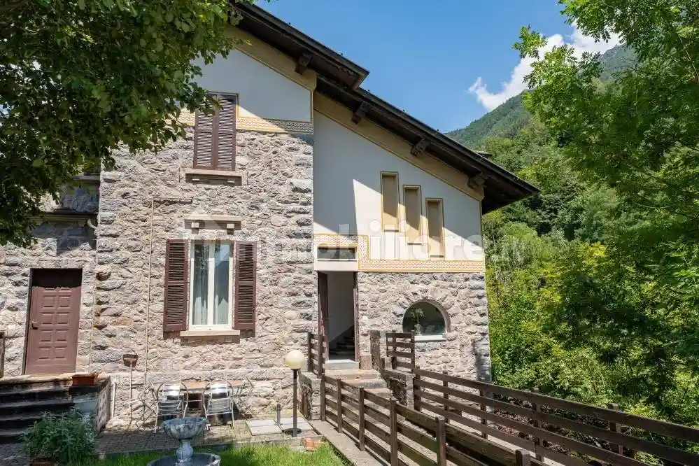 Appartamento in vendita a Gandellino