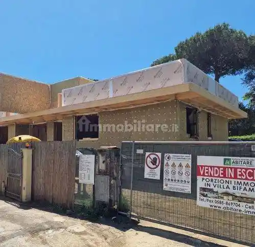 Villa in vendita a Montignoso