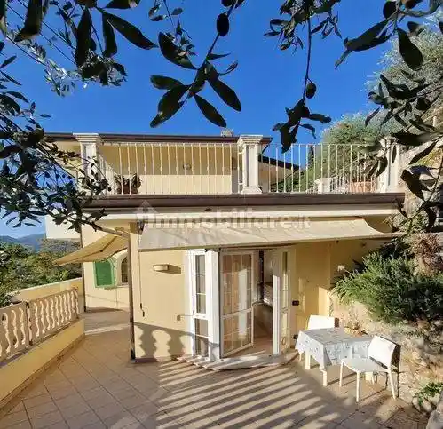 Villa in vendita a Massa